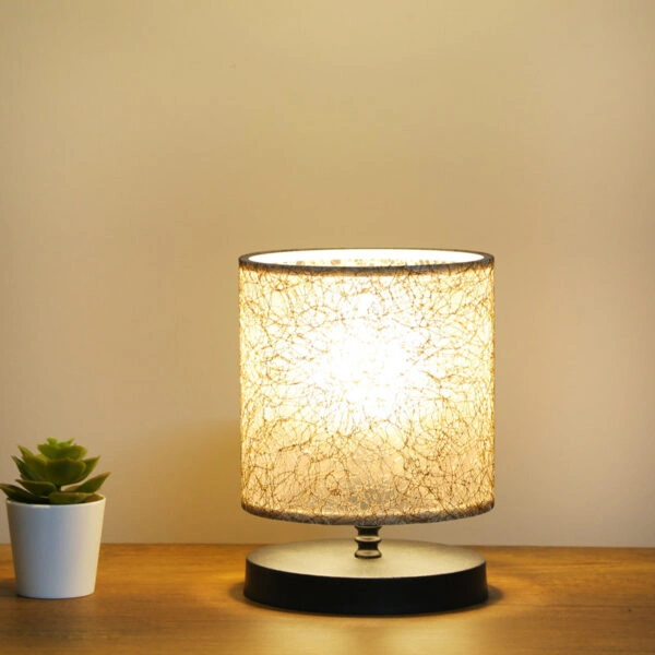 Φωτιστικό επιτραπέζιο Hassard  ύφασμα/Mdf χρώμα μπεζ/μαύρο 15x16x22εκ.