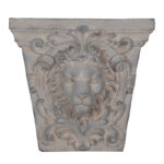 Κασπώ τσιμεντένιο τοίχου με ανάγλυφη κεφαλή λιονταριού 59x18x56cm