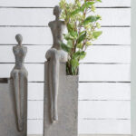 Κασπώ τσιμεντένιο με φιγούρα γυναικείου σώματος 20x15x52cm