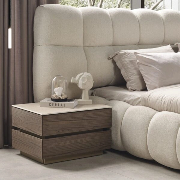 Artekko Midnight Εκρού Υφασμάτινο Διπλό Κρεβάτι (260x230x125)cm για Στρώμα(180x200) MDF 2pcs Κομοδίνα (65x48x40)cm Ντουλάπα με Καθρέπτη και Φωτισμό (270x63x230)cm Συρταριέρα (160x48x78)cm και Καθρέπτη (90x90x5)cm