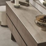 Artekko Midnight Εκρού Υφασμάτινο Διπλό Κρεβάτι (260x230x125)cm για Στρώμα(180x200) MDF 2pcs Κομοδίνα (65x48x40)cm Ντουλάπα με Καθρέπτη και Φωτισμό (270x63x230)cm Συρταριέρα (160x48x78)cm και Καθρέπτη (90x90x5)cm
