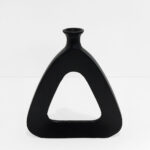 ABSTRACT TRIANGLE ΒΑΖΟ 33x5x38 ΑΛΟΥΜΙΝΙΟ ΜΑΥΡΟ