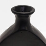 ABSTRACT TRIANGLE ΒΑΖΟ 33x5x38 ΑΛΟΥΜΙΝΙΟ ΜΑΥΡΟ