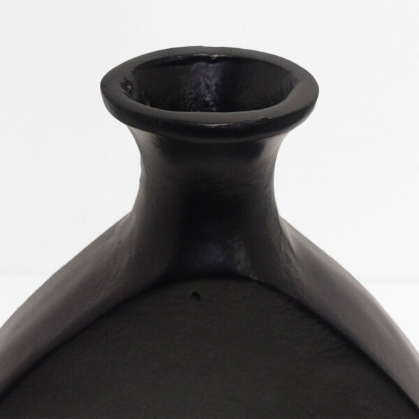 ABSTRACT TRIANGLE ΒΑΖΟ 33x5x38 ΑΛΟΥΜΙΝΙΟ ΜΑΥΡΟ