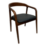 Πολυθρόνα Hogie rubberwood καρυδί- μαύρο pu μαξιλάρι 61x60x76εκ