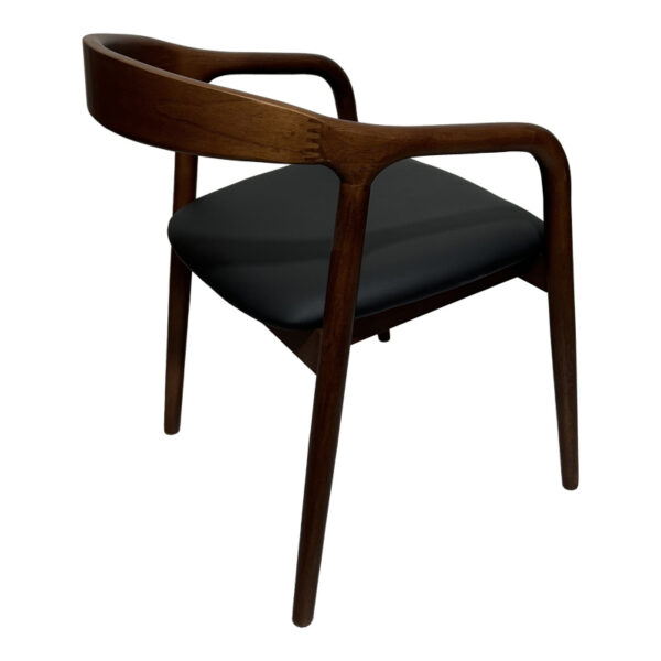 Πολυθρόνα Hogie rubberwood καρυδί- μαύρο pu μαξιλάρι 61x60x76εκ