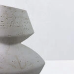 LOOMA III ΒΑΖΟ 28.5x15.5x34.5 RESIN ΜΠΕΖ