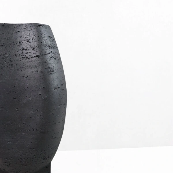 ORBIX I ΒΑΖΟ 19.5x13x35 RESIN ΜΑΥΡΟ