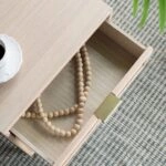 Κομοδίνο ξύλινο  με 1 συρτάρι και 1 ντουλάπι φυσικού χρώματος 42 X 34.5 X 71cm