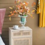 Κομοδίνο ξύλινο  με 1 συρτάρι και 1 ντουλάπι φυσικού χρώματος 42 X 34.5 X 71cm