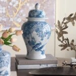 Artekko Melania Διακοσμητικό Δοχείο Βάζο με Καπάκι Πορσελάνης σε Άσπρο με Μπλε (21x21x29.5)cm