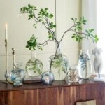 Artekko Aphelios Διάφανο Γυάλινο Βάζο Διακοσμημένο με Πράσινα Λουλούδια (20x20x28)cm