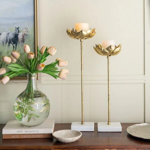 Artekko Aphelios Διάφανο Γυάλινο Βάζο Διακοσμημένο με Πράσινα Λουλούδια (20x20x28)cm