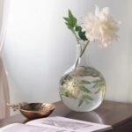 Artekko Aphelios Διάφανο Γυάλινο Βάζο Διακοσμημένο με Πράσινα Λουλούδια (20x20x28)cm