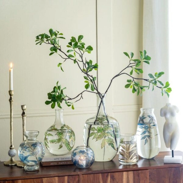 Artekko Aphelios Διάφανο Γυάλινο Βάζο Διακοσμημένο με Μπλε Λουλούδια (16.5x16.5x32)cm