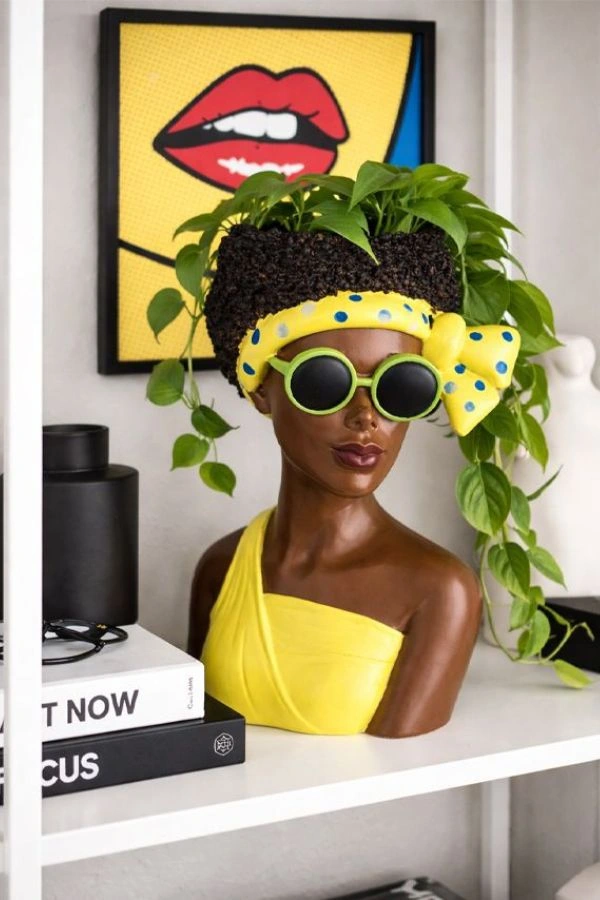 Κασπώ από ρητίνη με σχέδιο γυναικείας φιγούρας