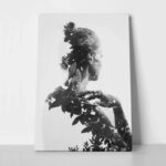 Πινακας σε καμβά WOMAN ON LEAVES