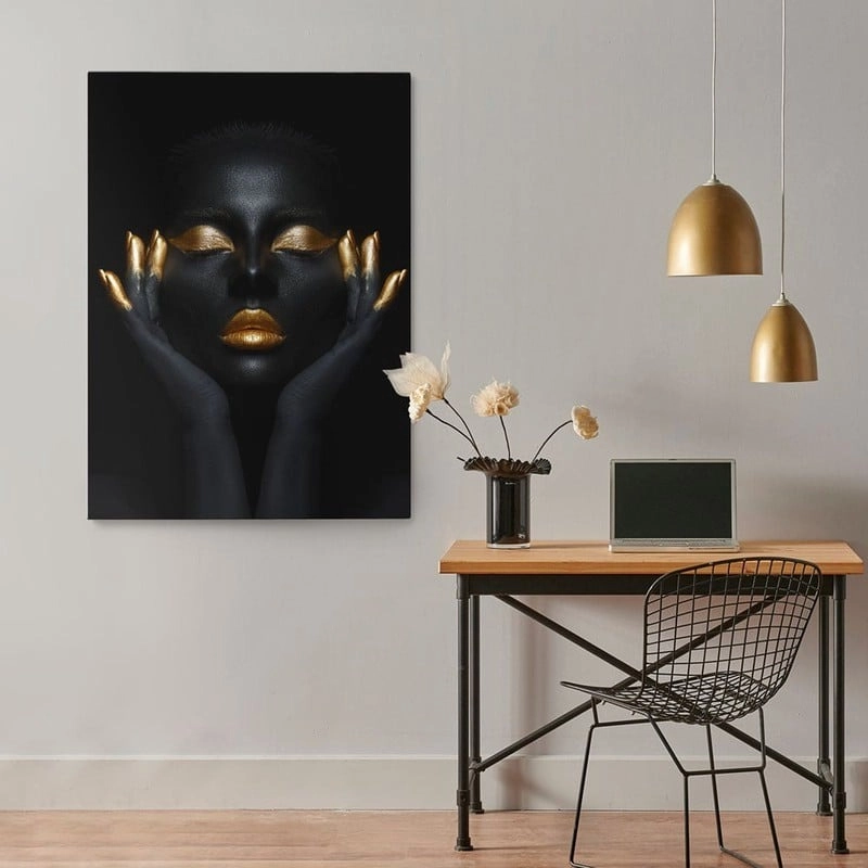 Πινακας σε καμβά WOMAN WITH GOLD PAINT 2