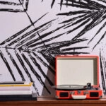 Αυτοκόλλητη Ταπετσαρία τοίχου BLACK INK PALM LEAVES