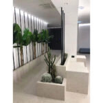 FEROCACTUS ΦΥΤΟ ΤΕΧΝΗΤΟ ΣΕ ΓΛΑΣΤΡΑ 25x25x33 ΥΦΑΣΜΑ ΠΡΑΣΙΝΟ ΛΕΥΚΟ ΠΛΑΣΤΙΚΟ