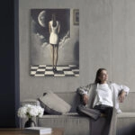 Πινακας σε καμβά WOMAN STARING AT THE MOON RETRO DREAMSCAPE