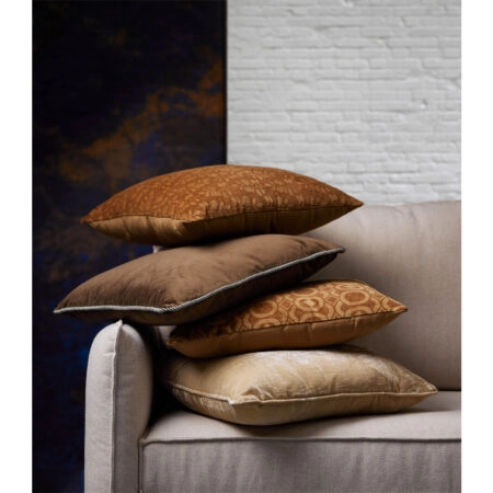 RUSSET B ΔΙΑΚΟΣΜΗΤΙΚΟ ΜΑΞΙΛΑΡΙ 50x50 ΒΑΜΒΑΚΙ CARAMEL ΜΠΕΖ ΒΙΣΚΟΖΗ - Διακοσμητικά Μαξιλάρια Sticky 1