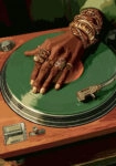 Πίνακας σε Καμβά AFROCENTRIC HAND ON PICKUP