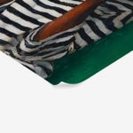 Poster AFROCENTRIC WOMAN HIDING BEHIND BOOK GREEN