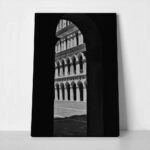 Πίνακας σε Καμβά BLACK AND WHITE ARCHITECTURAL ARCHWAY