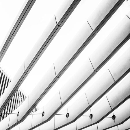 Πίνακας σε Καμβά BLACK AND WHITE ARCHITECTURAL BEAMS - Πολεις και Αρχιτεκτονικη Sticky 5