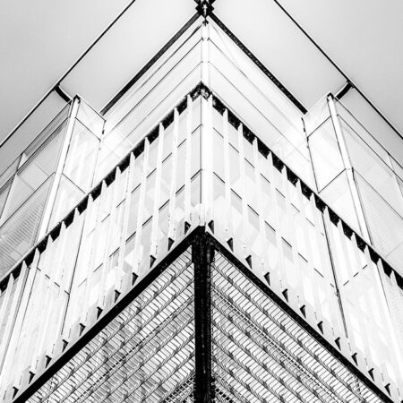 Πίνακας σε Καμβά BLACK AND WHITE ARCHITECTURAL BUILDING CORNER - Πολεις και Αρχιτεκτονικη Sticky 5