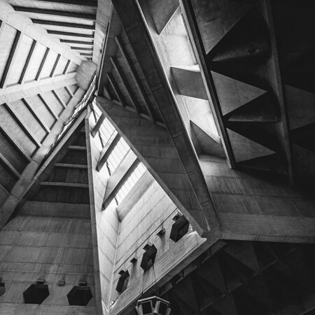 Πίνακας σε Καμβά BLACK AND WHITE ARCHITECTURAL CATHEDRAL INTERIOR - Πολεις και Αρχιτεκτονικη Sticky 5