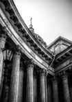 Πίνακας σε Καμβά BLACK AND WHITE ARCHITECTURAL CATHEDRAL