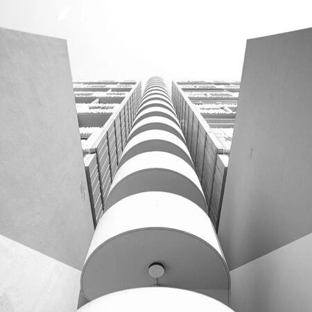 Πίνακας σε Καμβά BLACK AND WHITE ARCHITECTURAL CIRCULAR BALCONIES - Πολεις και Αρχιτεκτονικη Sticky 5