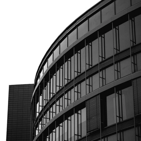 Πίνακας σε Καμβά BLACK AND WHITE ARCHITECTURAL CIRCULAR BUILDING - Πολεις και Αρχιτεκτονικη Sticky 5