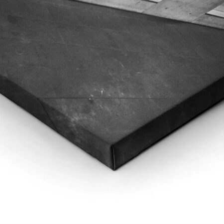 Πίνακας σε Καμβά BLACK AND WHITE ARCHITECTURAL CONCRETE CORRIDOR - Πολεις και Αρχιτεκτονικη Sticky 1