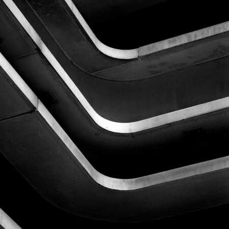 Πίνακας σε Καμβά BLACK AND WHITE ARCHITECTURAL CONCRETE PARKING STRUCTURE - Πολεις και Αρχιτεκτονικη Sticky 5