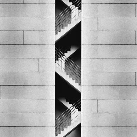 Πίνακας σε Καμβά BLACK AND WHITE ARCHITECTURAL CONCRETE STAIRCASE 2 - Πολεις και Αρχιτεκτονικη Sticky 5