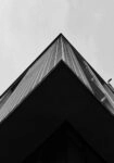 Πίνακας σε Καμβά BLACK AND WHITE ARCHITECTURAL CONTRASTING SHADOWS