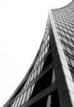 Πίνακας σε Καμβά BLACK AND WHITE ARCHITECTURAL CURVED FACADE 2