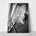 Πίνακας σε Καμβά BLACK AND WHITE ARCHITECTURAL CURVY STAIRCASE