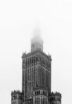 Πίνακας σε Καμβά BLACK AND WHITE ARCHITECTURAL FOGGY TOWER