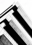 Πίνακας σε Καμβά BLACK AND WHITE ARCHITECTURAL GEOMETRIC SHADOWS BUILDING
