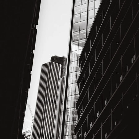 Πίνακας σε Καμβά BLACK AND WHITE ARCHITECTURAL LINES OF SKYSCRAPPERS - Πολεις και Αρχιτεκτονικη Sticky 5