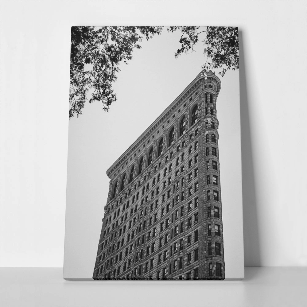 Πίνακας σε Καμβά BLACK AND WHITE ARCHITECTURAL NARROW BUILDING 3