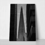Πίνακας σε Καμβά BLACK AND WHITE ARCHITECTURAL PYRAMID SKYSCRAPER