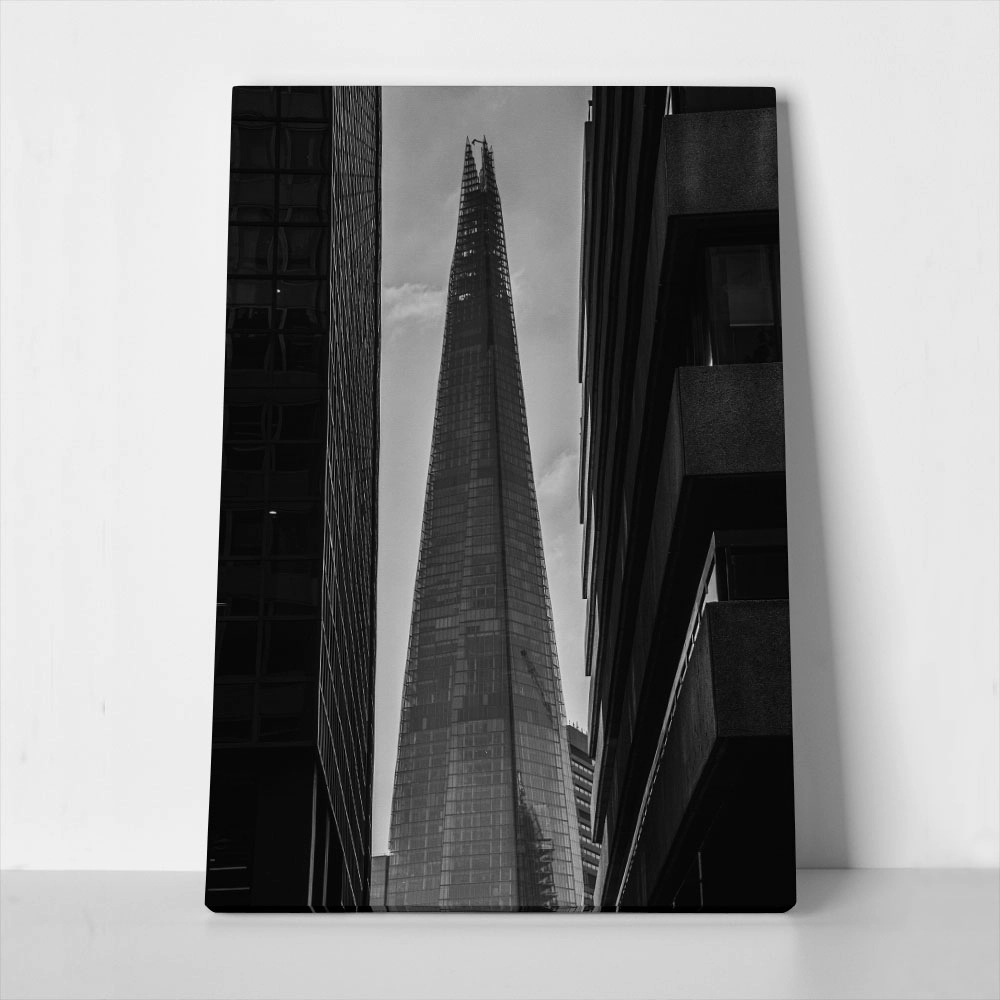 Πίνακας σε Καμβά BLACK AND WHITE ARCHITECTURAL PYRAMID SKYSCRAPER