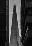 Πίνακας σε Καμβά BLACK AND WHITE ARCHITECTURAL PYRAMID SKYSCRAPER