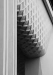 Πίνακας σε Καμβά BLACK AND WHITE ARCHITECTURAL REPEATING GEOMETRIC PATTERN
