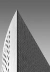Πίνακας σε Καμβά BLACK AND WHITE ARCHITECTURAL SHARP CORNER SKYSCRAPER